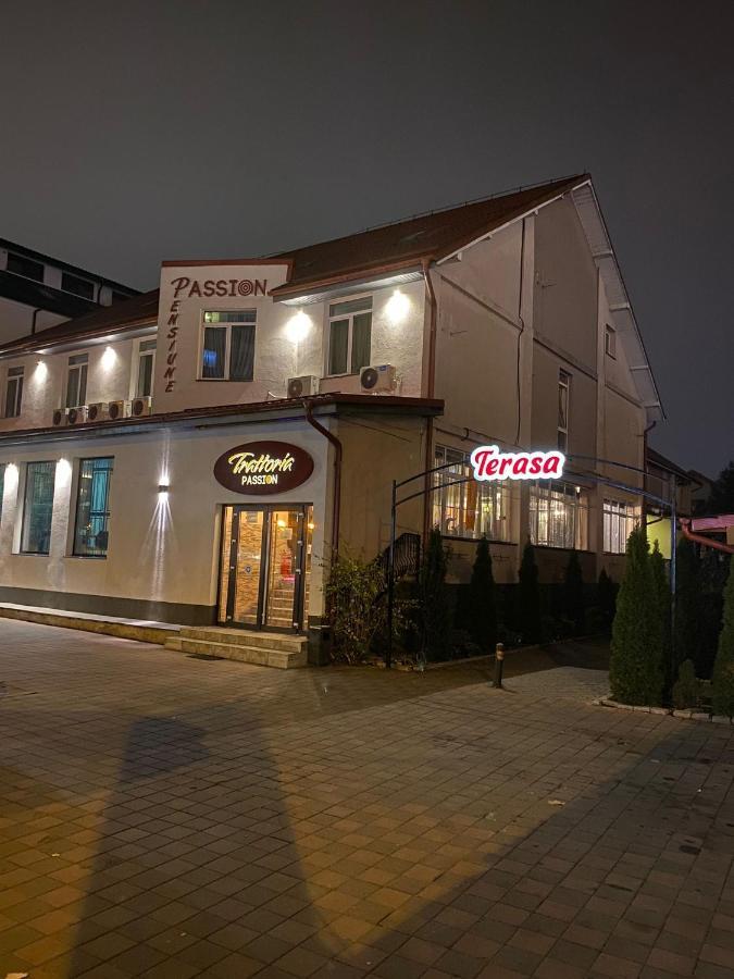 Pensiunea Passion Boekarest Buitenkant foto